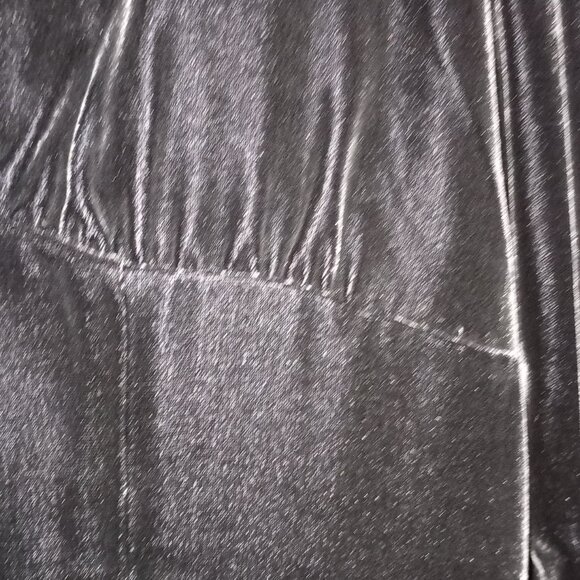 'Ann Taylor' Solid Black Velvet Vee neckline L/S Top Size 12 EUC *Flawless - Picture 6 of 6